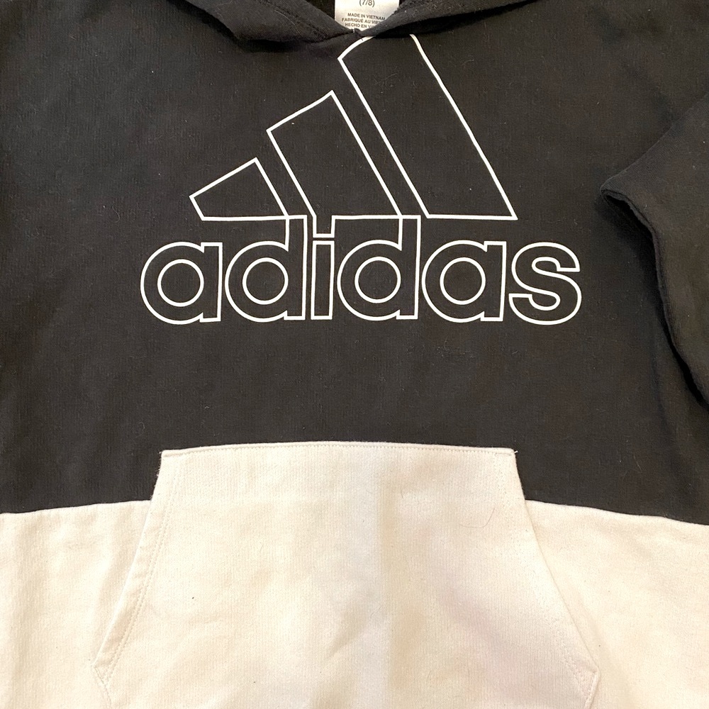 Adidas Hoodie Boys Black white size 7/8 Logo on front with pocket - Picture 2 of 9